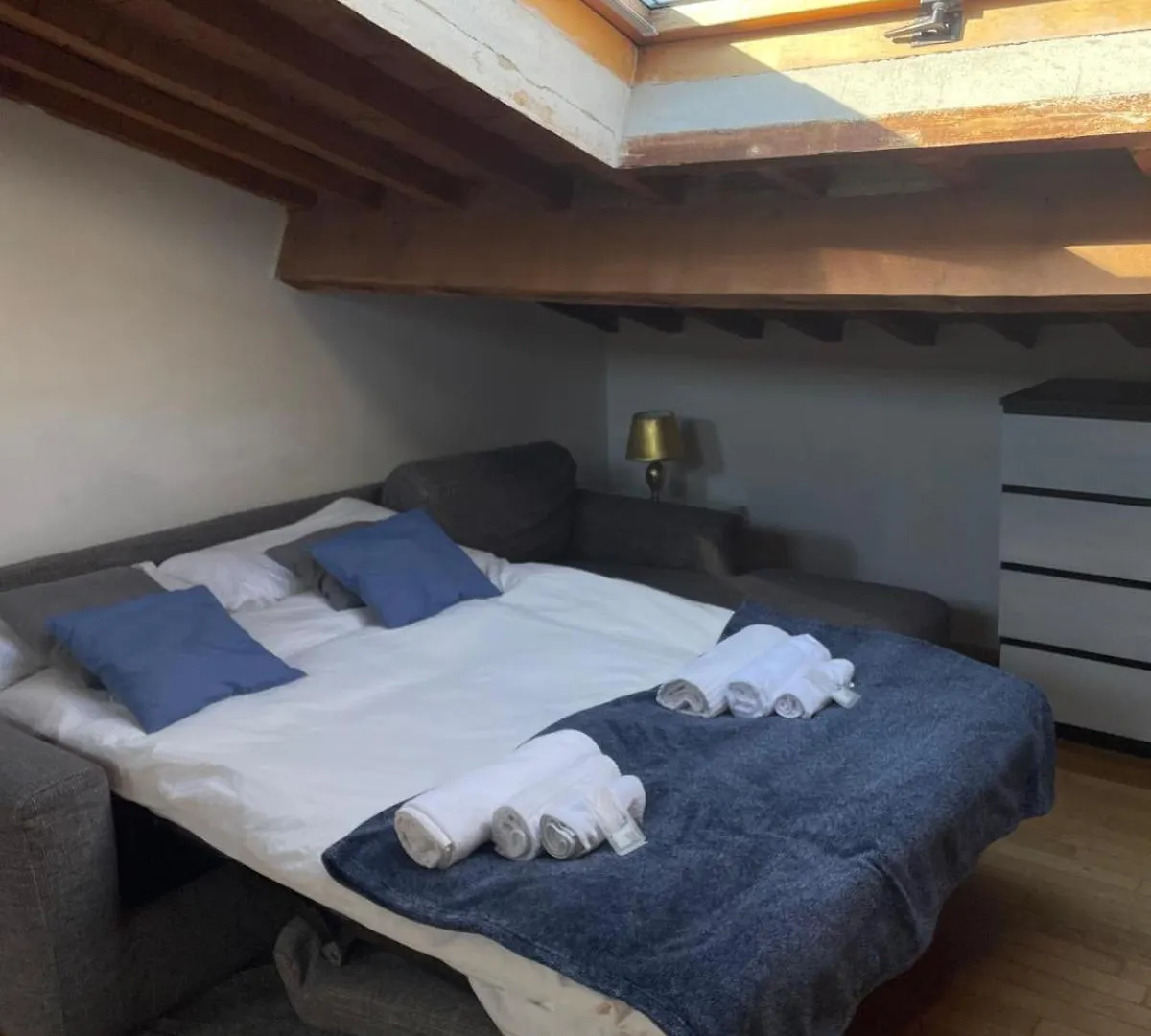 Luminosa Mansarda Vicino Al Porto Apartment Livorno Italy